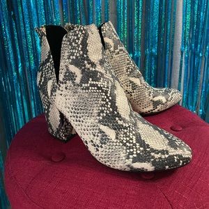 NWT A New Day Snakeskin Boots Size 10 with Rivet Details